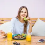 depositphotos_207955468-stock-photo-beautiful-woman-has-breakfast-stylish